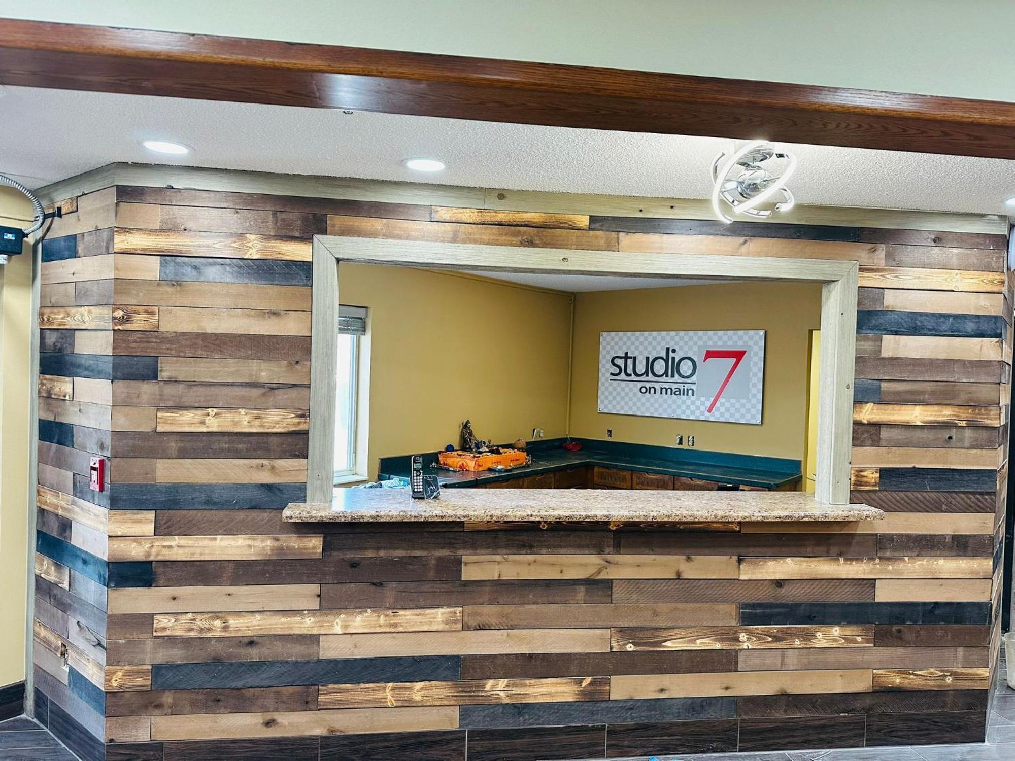 Studio 7 On Main West Fargo Exteriör bild
